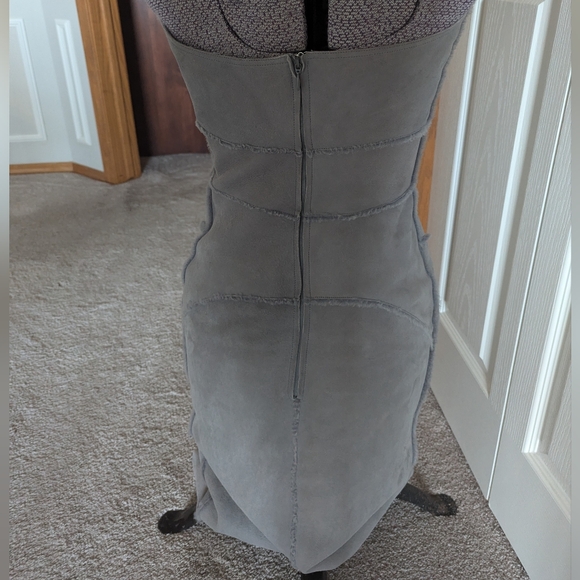 Chanel Strapless Fitted Suede Sheath Sheepskin Dress Grey Knee Pockets 42 - Picture 3 of 6
